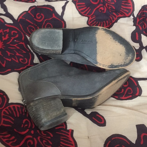 CHARLES DAVID gray block heels - Picture 5 of 6